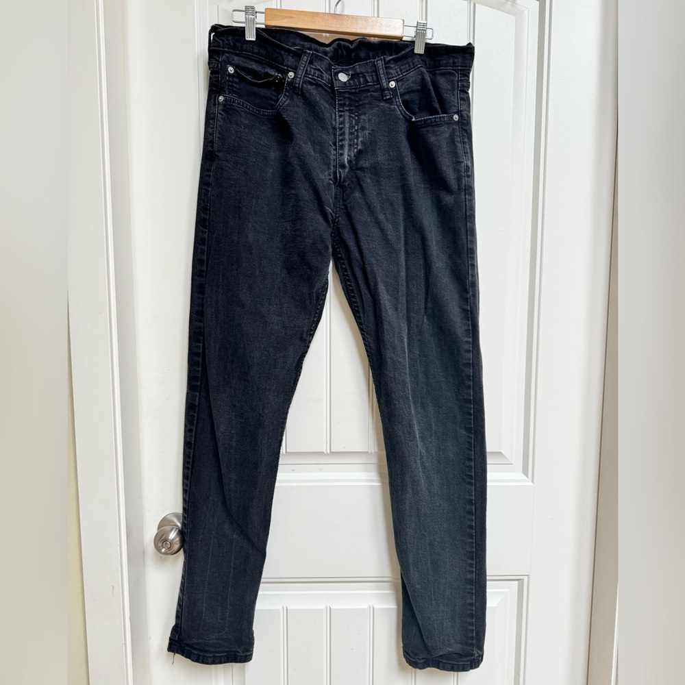 Levi’s 502 Tapered black Denim Jeans. 36” by 34” (measures 32”)